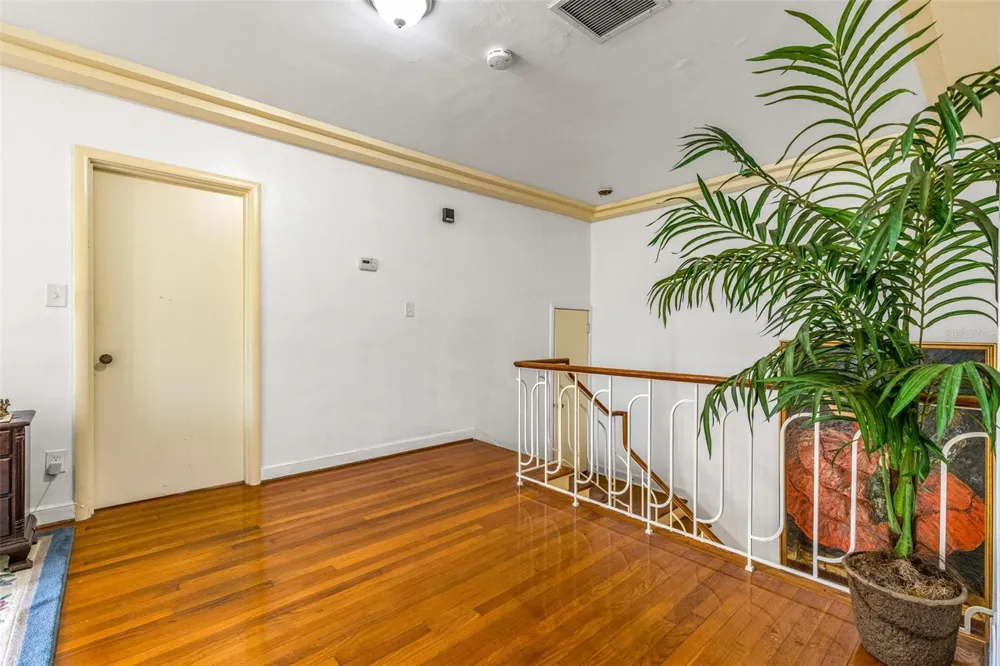 803 BAYSHORE BOULEVARD Tampa, FL 33606