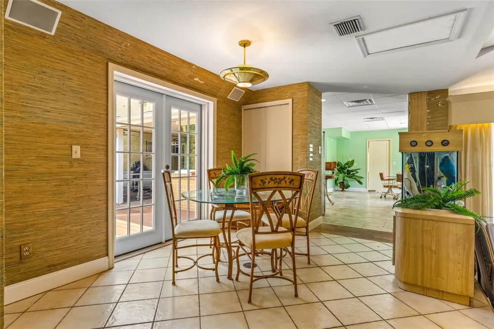 803 BAYSHORE BOULEVARD Tampa, FL 33606