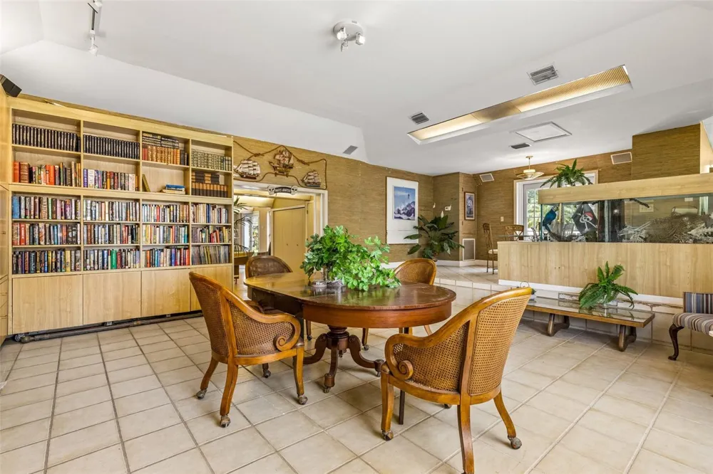 803 BAYSHORE BOULEVARD Tampa, FL 33606