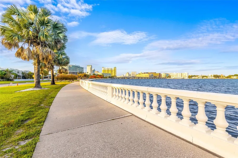 803 BAYSHORE BOULEVARD Tampa, FL 33606