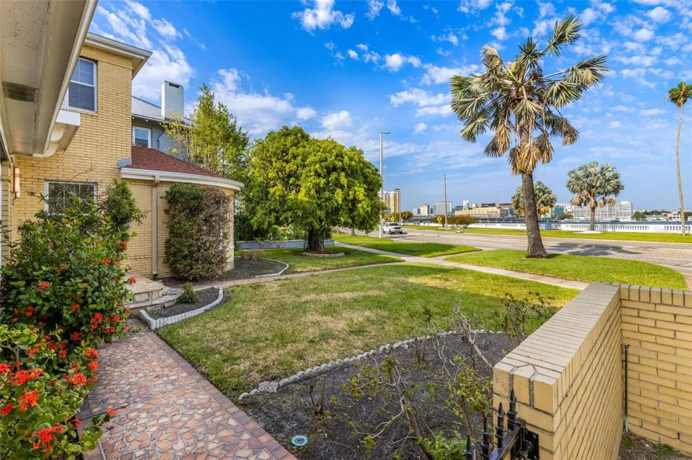 803 BAYSHORE BOULEVARD Tampa, FL 33606