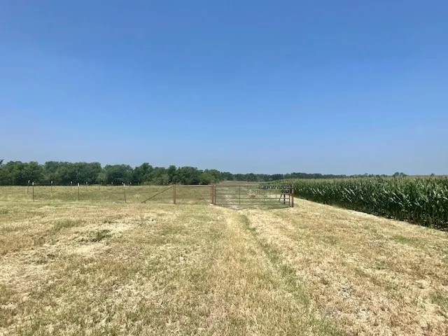 1117 County Road 423 Taylor, TX 76574