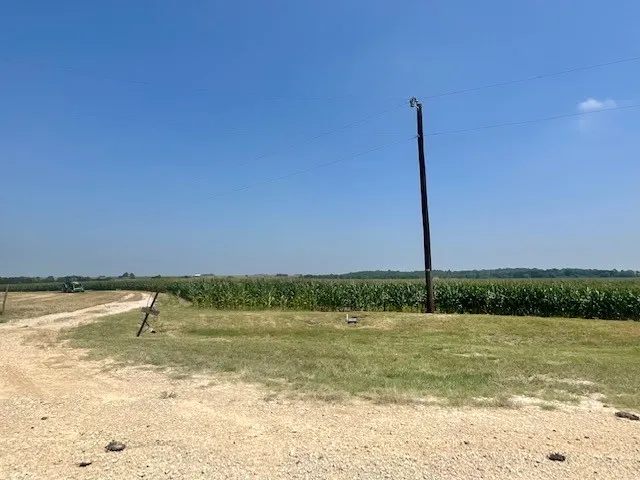 1117 County Road 423 Taylor, TX 76574