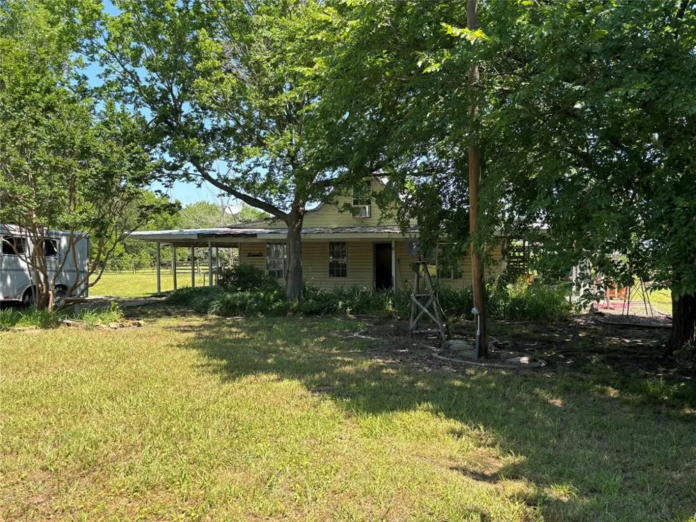 2516 County Road 1017 Wolfe City, TX 75423