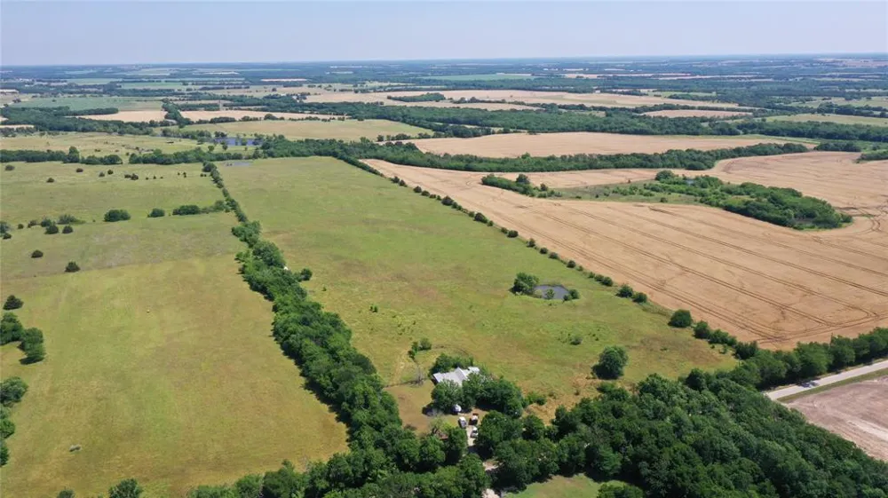 2516 County Road 1017 Wolfe City, TX 75423