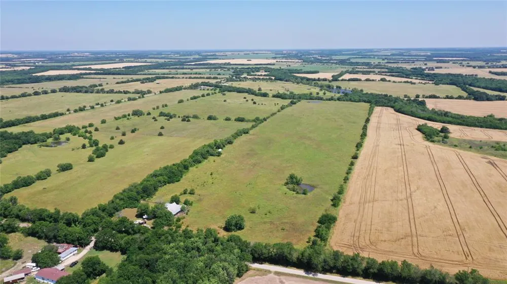 2516 County Road 1017 Wolfe City, TX 75423