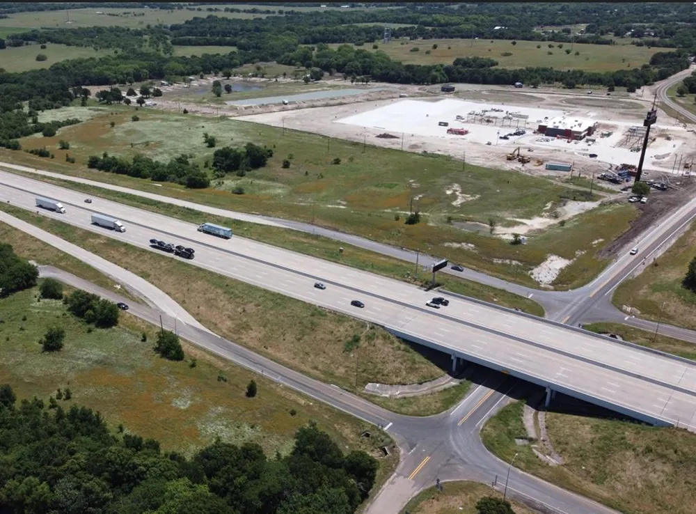 566 I-35e S Milford, TX 76670