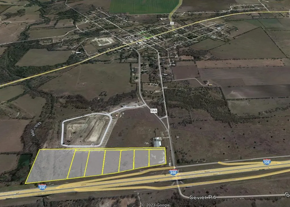 566 I-35e S Milford, TX 76670