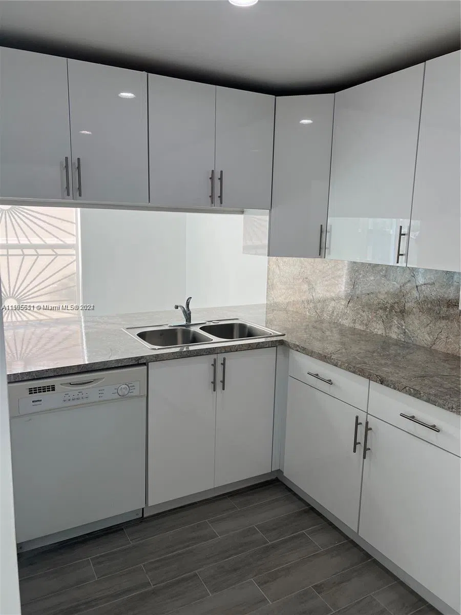 2050 SW 122nd Ave #22 Miami, FL 33175