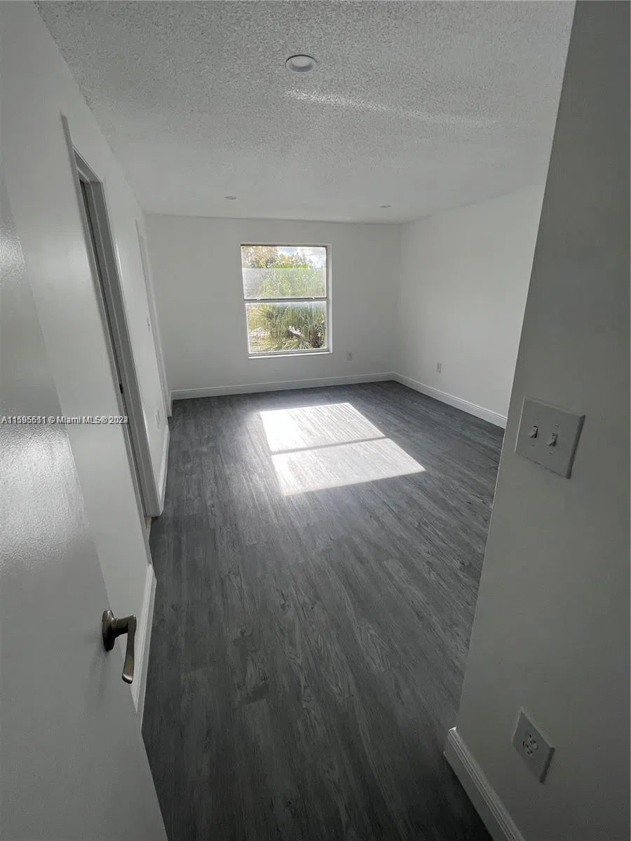 2050 SW 122nd Ave #22 Miami, FL 33175