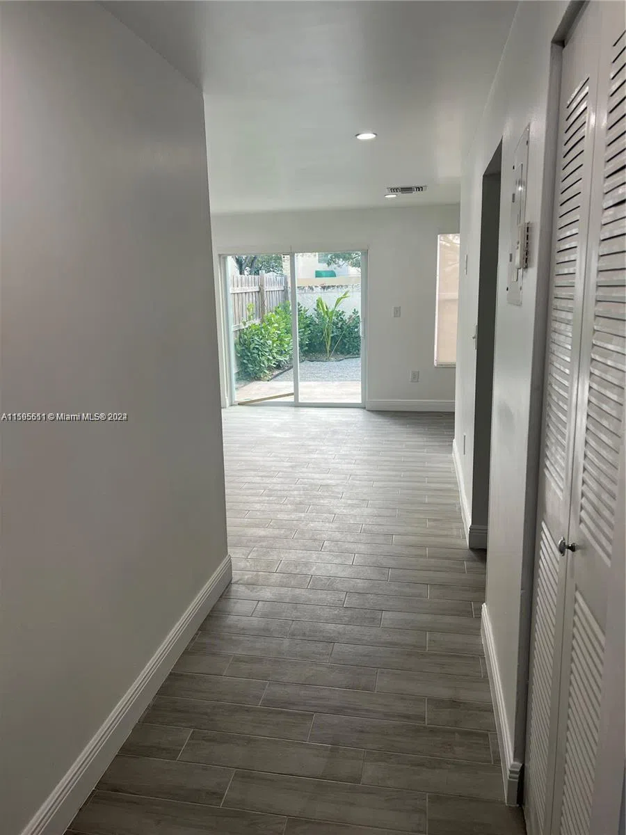 2050 SW 122nd Ave #22 Miami, FL 33175