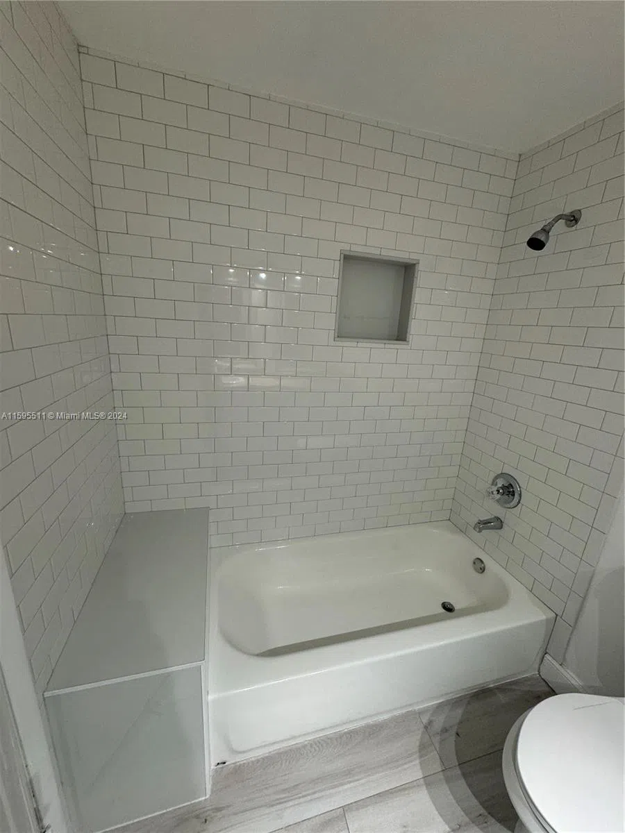 2050 SW 122nd Ave #22 Miami, FL 33175