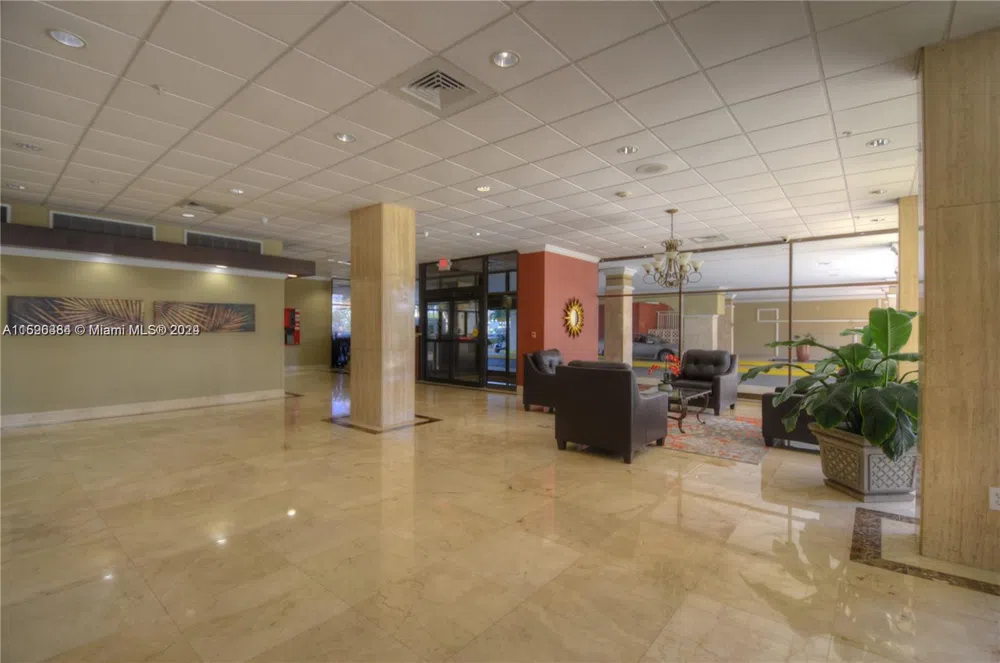 400 Kings Point Dr #307 Sunny Isles Beach, FL 33160