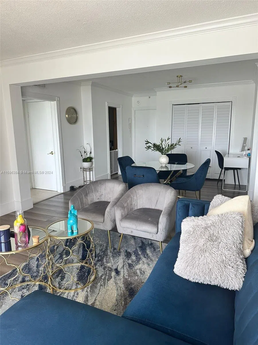 400 Kings Point Dr #307 Sunny Isles Beach, FL 33160