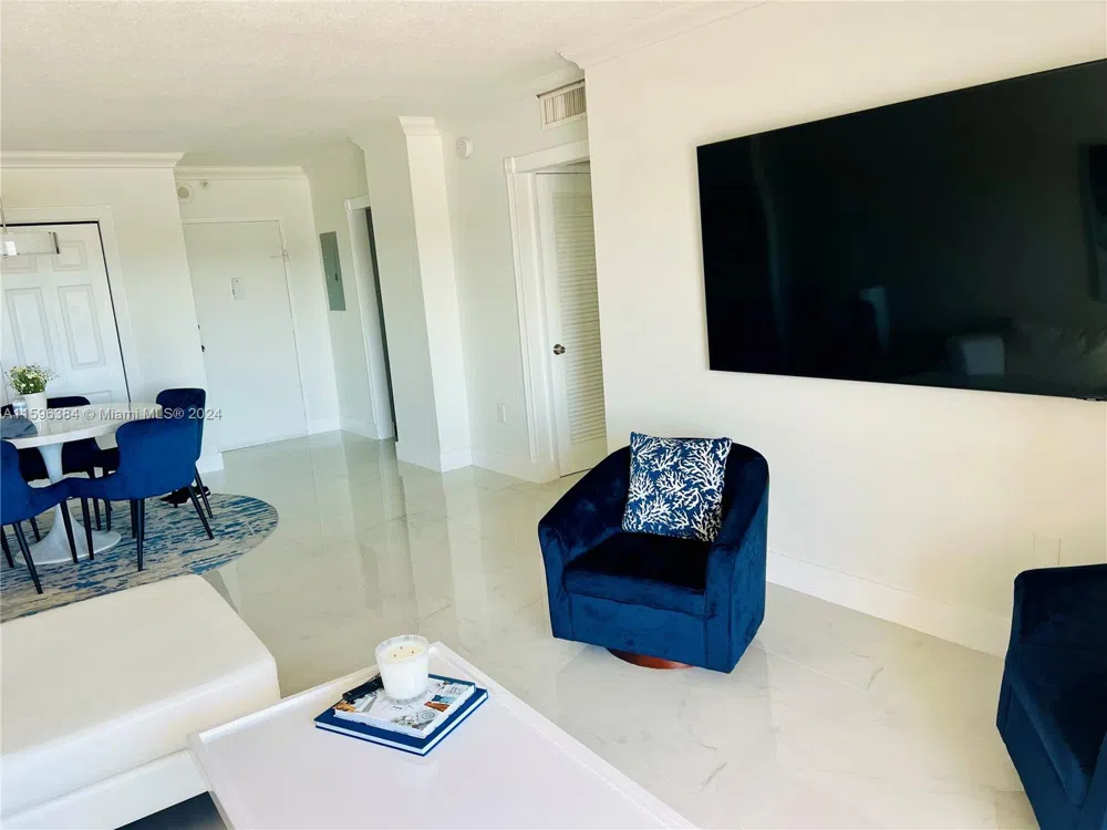 400 Kings Point Dr #307 Sunny Isles Beach, FL 33160