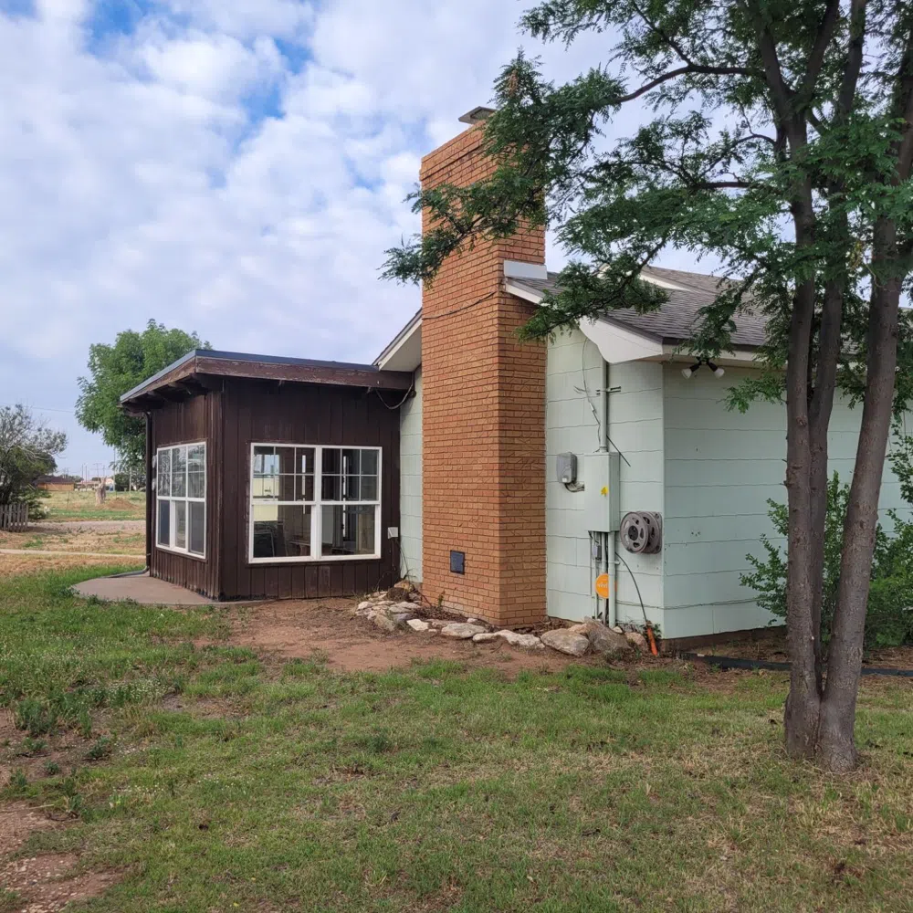 402 E Ellis Street Levelland, TX 79336