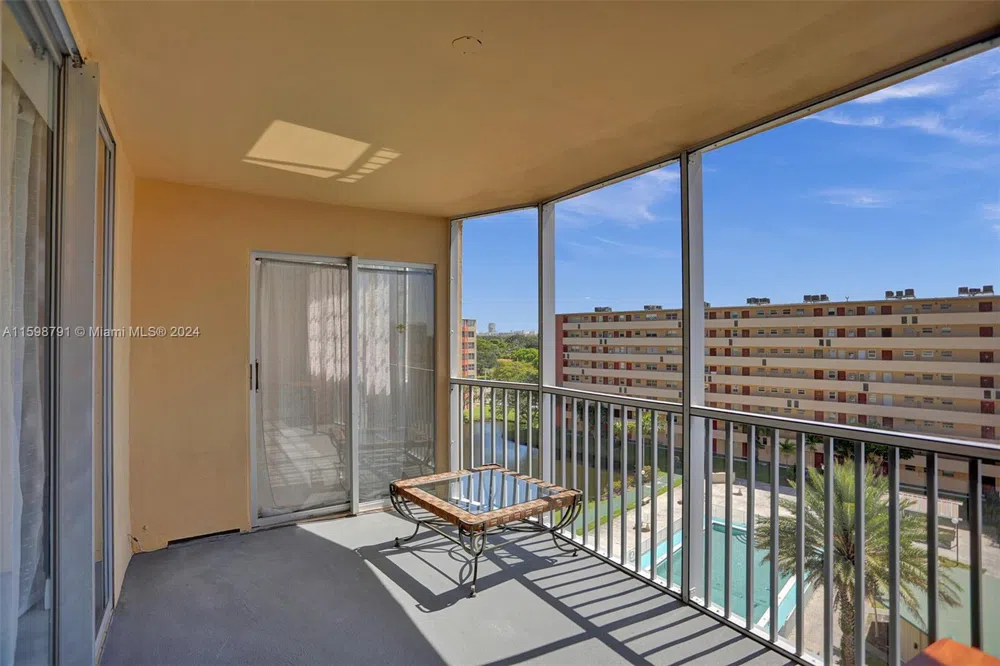 1770 NE 191st St #716-1 Miami, FL 33179