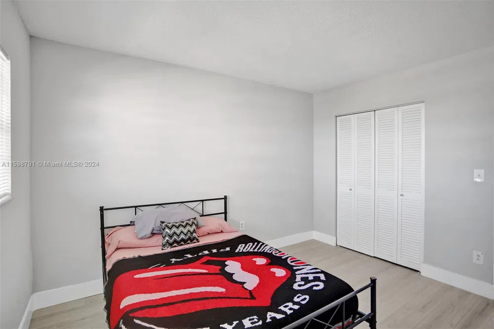 1770 NE 191st St #716-1 Miami, FL 33179