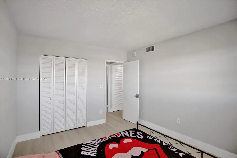 1770 NE 191st St #716-1 Miami, FL 33179