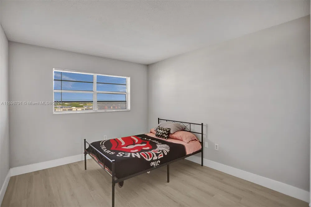 1770 NE 191st St #716-1 Miami, FL 33179