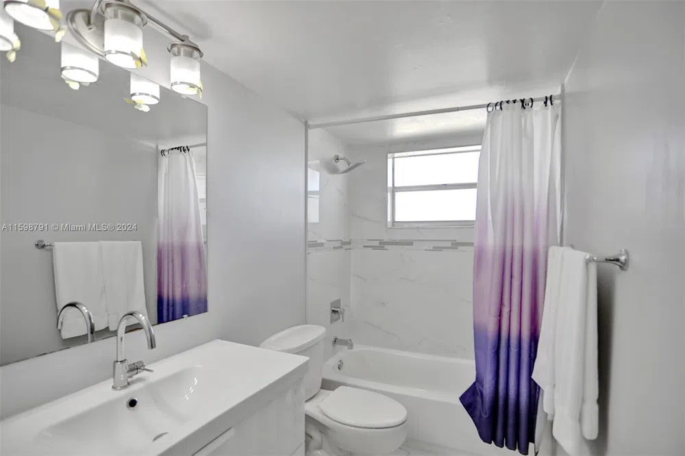 1770 NE 191st St #716-1 Miami, FL 33179