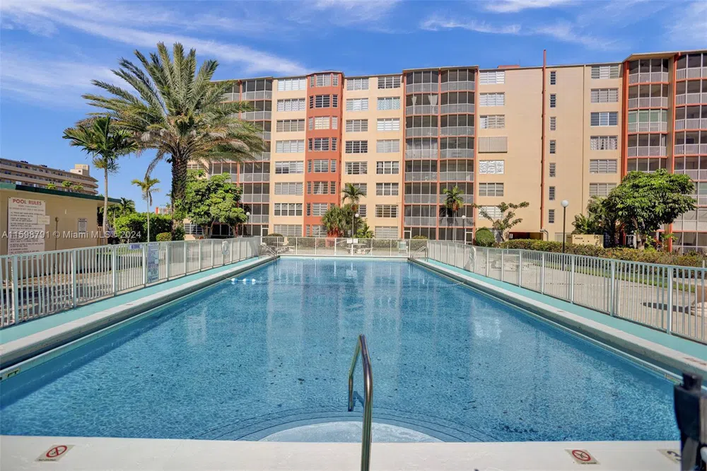 1770 NE 191st St #716-1 Miami, FL 33179