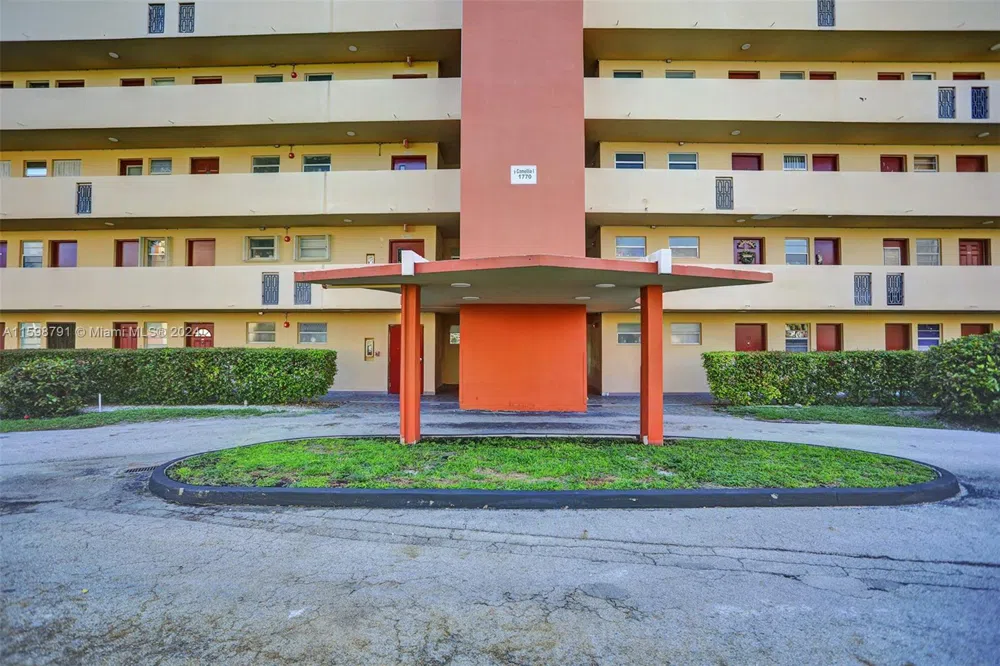 1770 NE 191st St #716-1 Miami, FL 33179