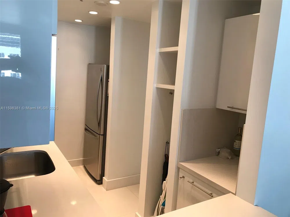 100 Lincoln Rd #808 Miami Beach, FL 33139