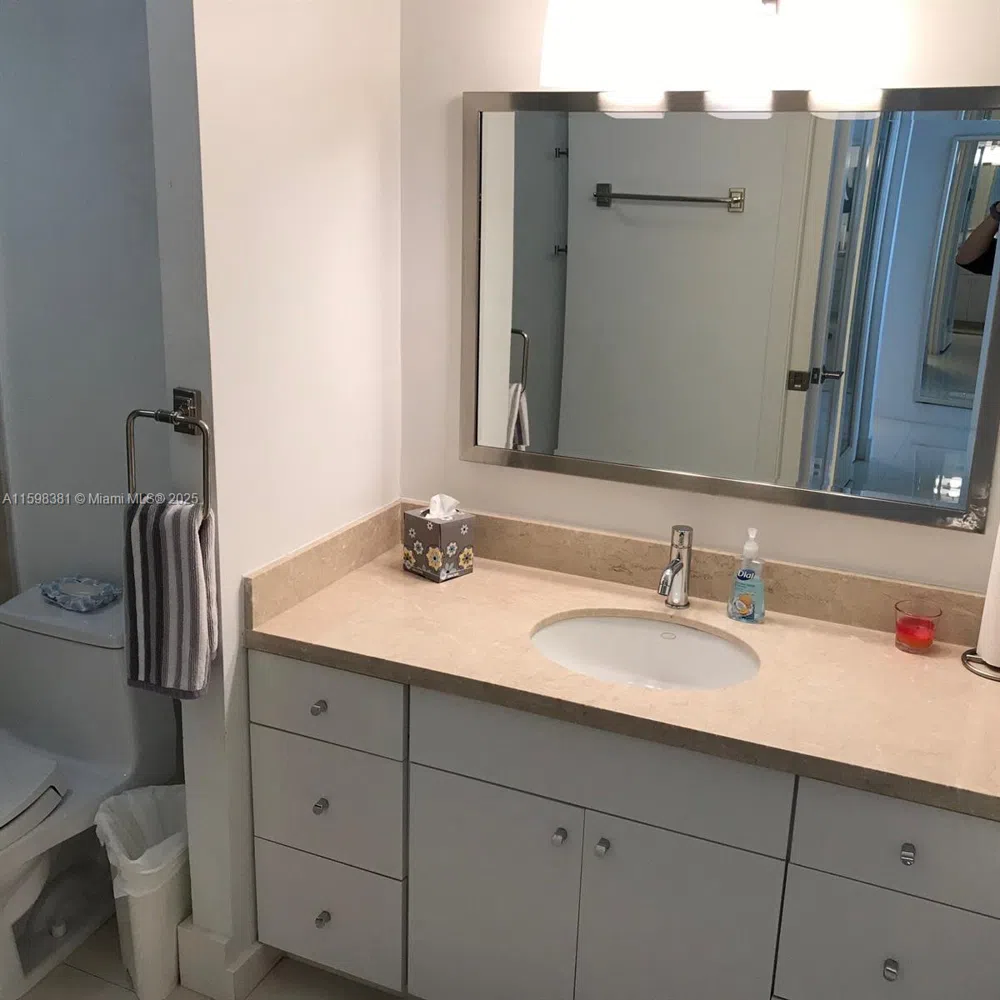 100 Lincoln Rd #808 Miami Beach, FL 33139