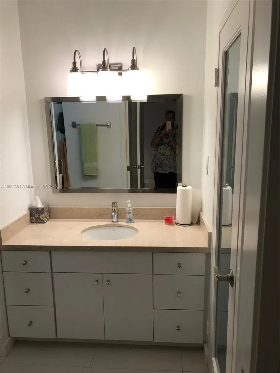 100 Lincoln Rd #808 Miami Beach, FL 33139