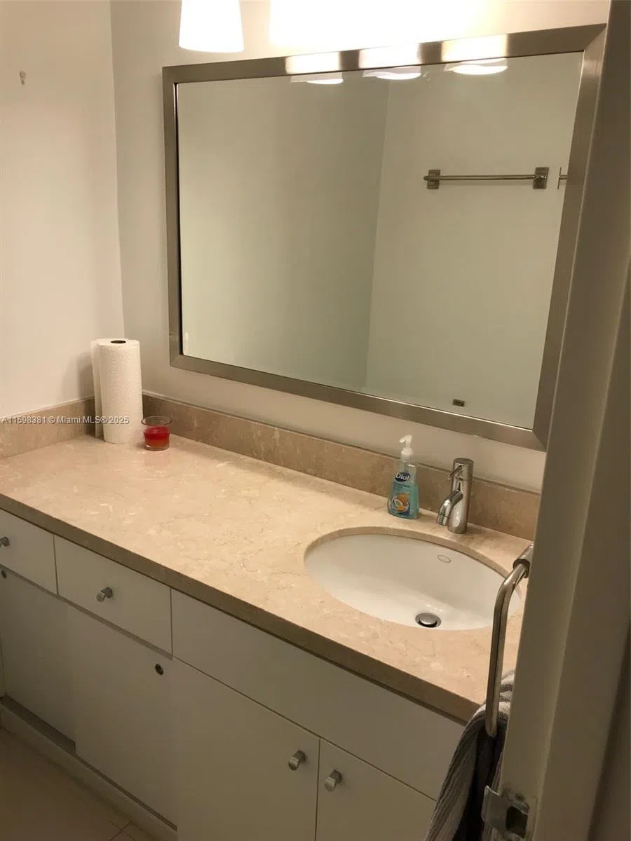 100 Lincoln Rd #808 Miami Beach, FL 33139