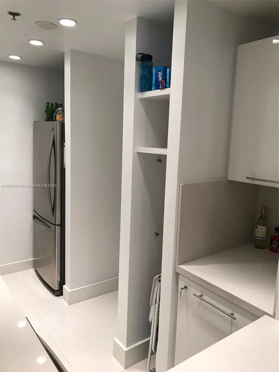 100 Lincoln Rd #808 Miami Beach, FL 33139