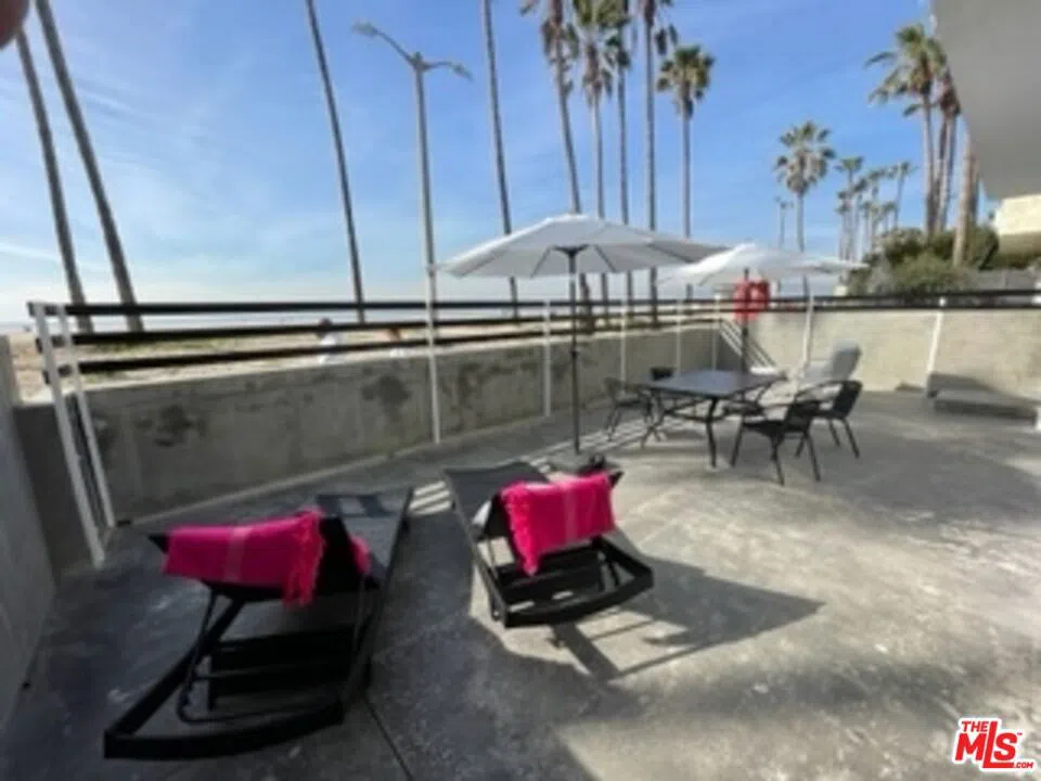 2609 Ocean Front Walk Venice, CA 90291
