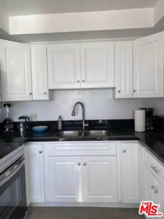 2609 Ocean Front Walk Venice, CA 90291