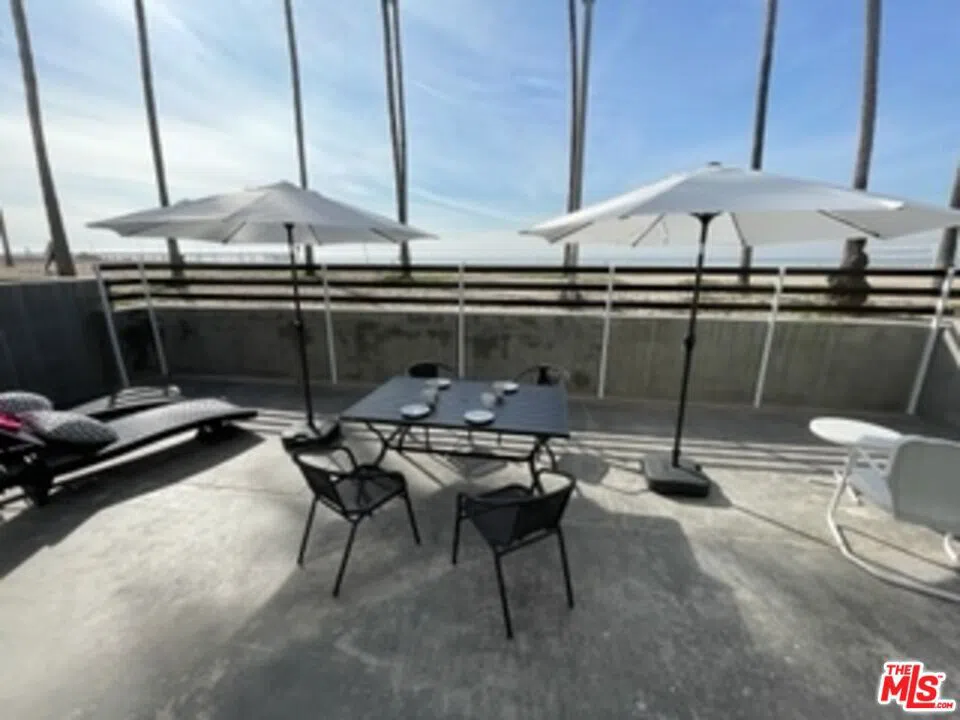 2609 Ocean Front Walk Venice, CA 90291