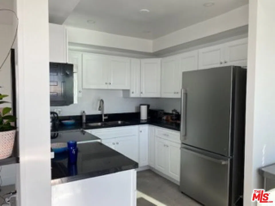 2609 Ocean Front Walk Venice, CA 90291
