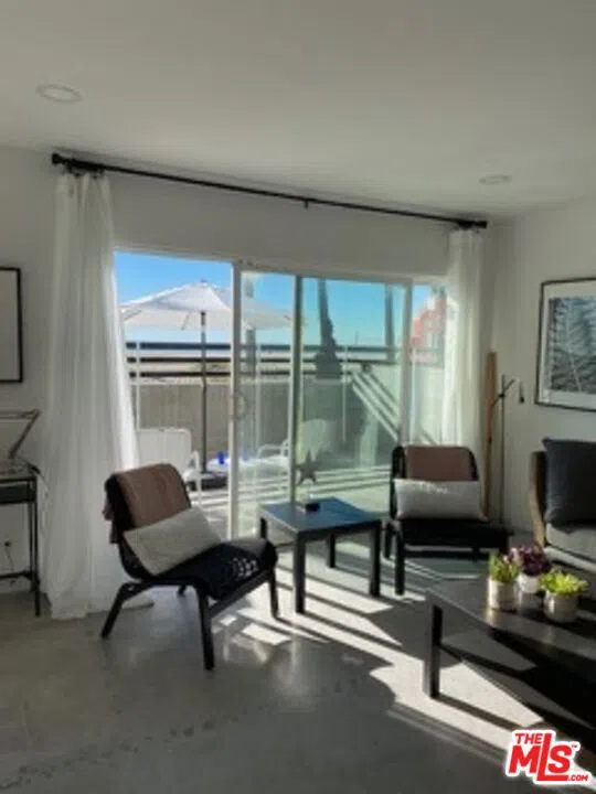 2609 Ocean Front Walk Venice, CA 90291