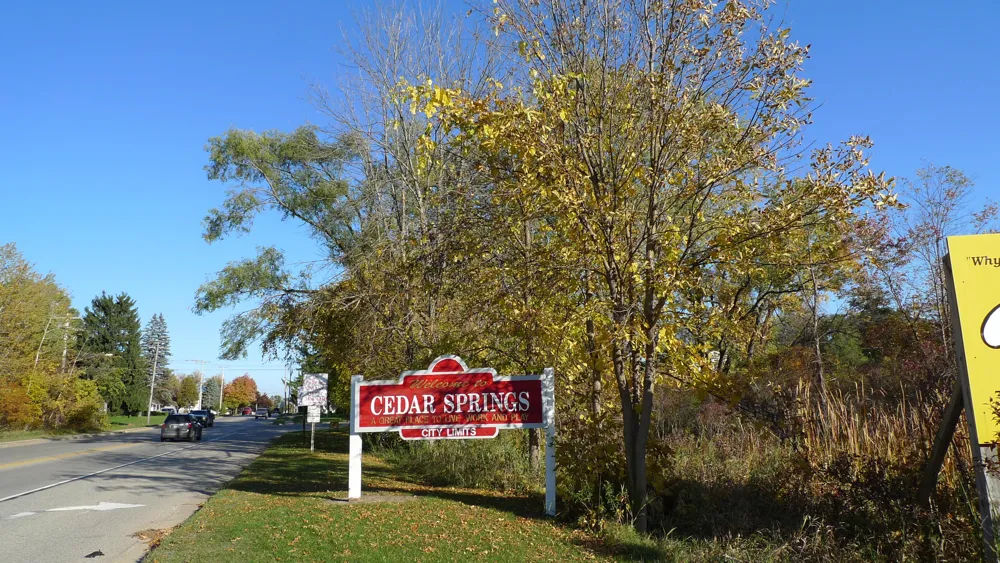 4398 17 Mile Road NE Cedar Springs, MI 49319