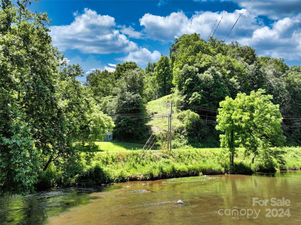 3065 Piney Hill Road Burnsville, NC 28714
