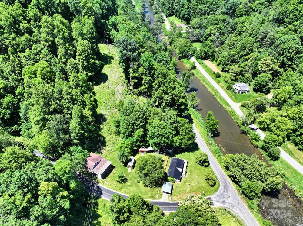 3065 Piney Hill Road Burnsville, NC 28714