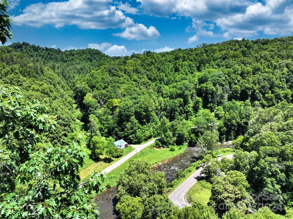 3065 Piney Hill Road Burnsville, NC 28714