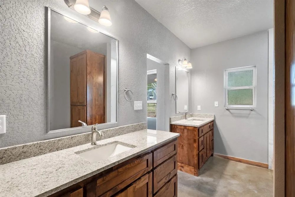 1355 County Road 304 Dublin, TX 76446