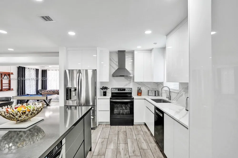 1206 Lincoln St Hollywood, FL 33019