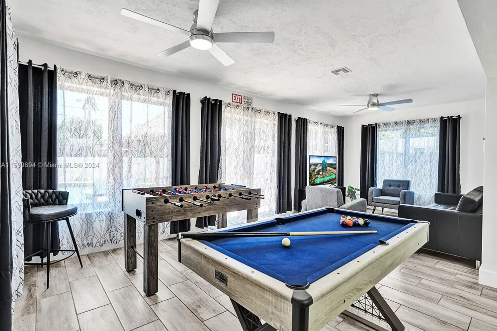 1206 Lincoln St Hollywood, FL 33019