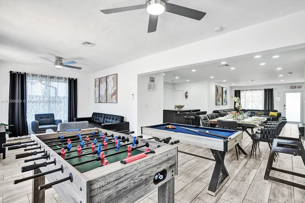 1206 Lincoln St Hollywood, FL 33019