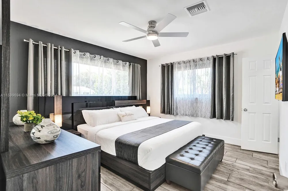 1206 Lincoln St Hollywood, FL 33019
