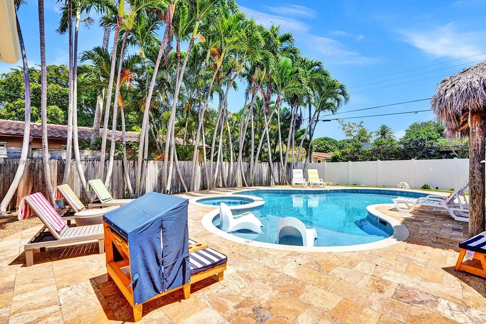 1206 Lincoln St Hollywood, FL 33019