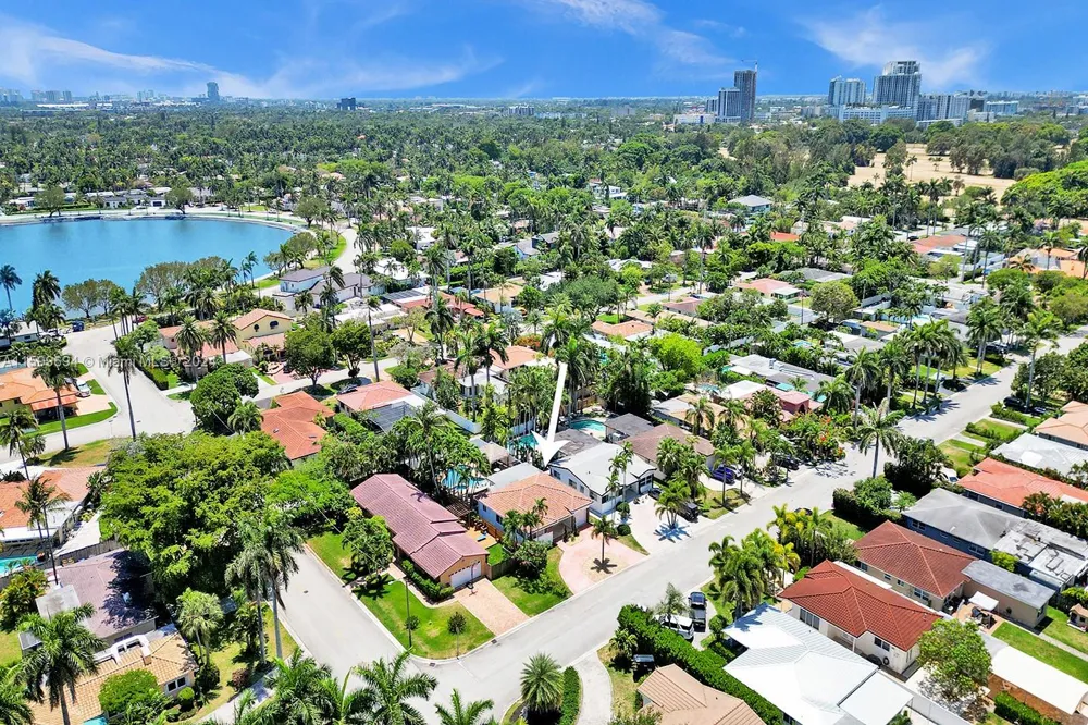 1206 Lincoln St Hollywood, FL 33019
