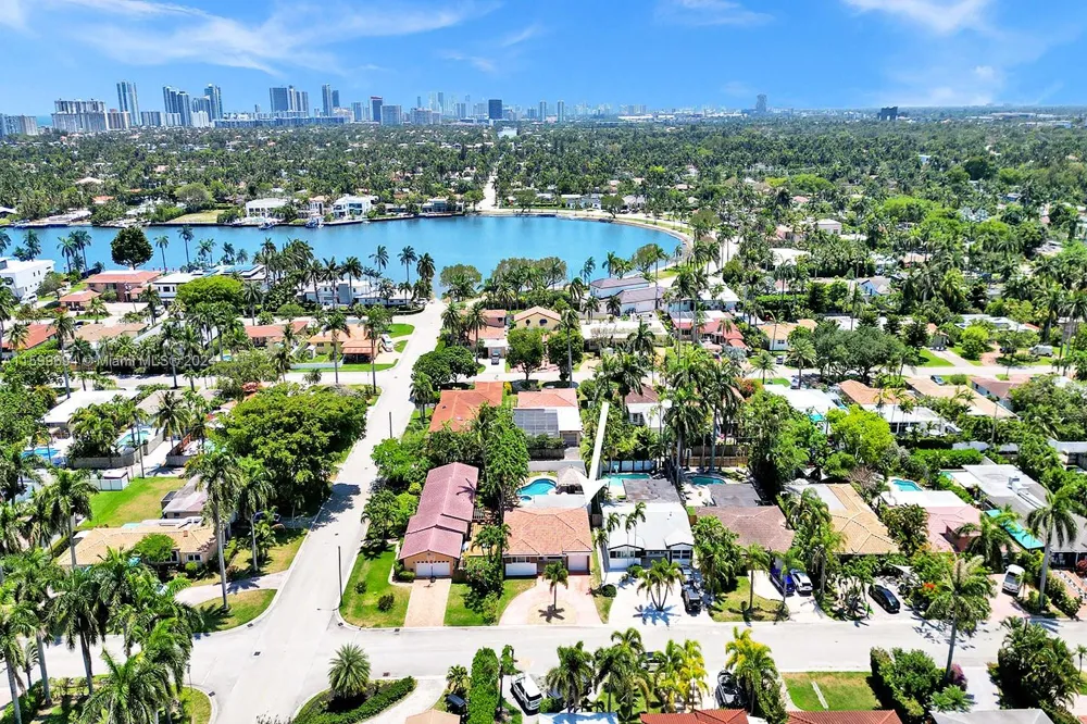 1206 Lincoln St Hollywood, FL 33019