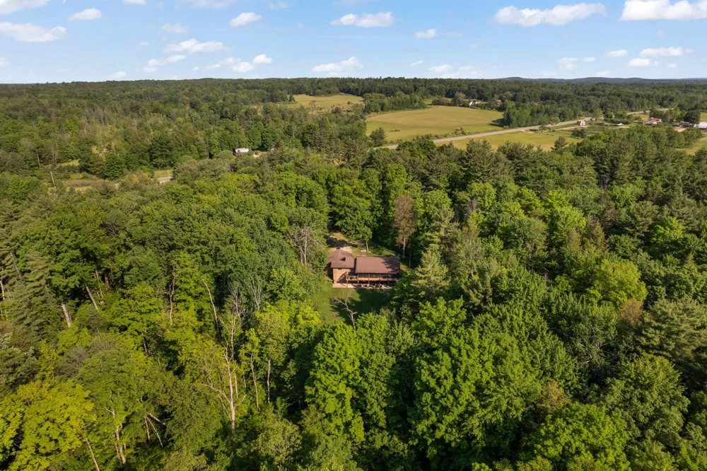 6634 Newcosta Avenue Stanwood, MI 49346